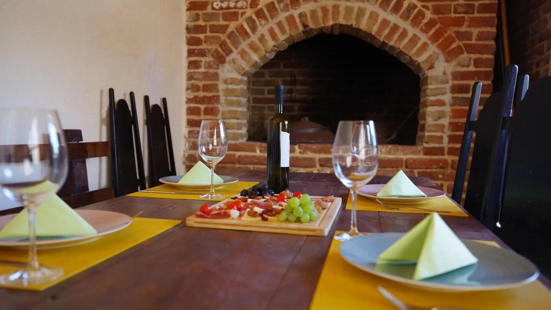 Villa Dora With Private Pool Podgradina