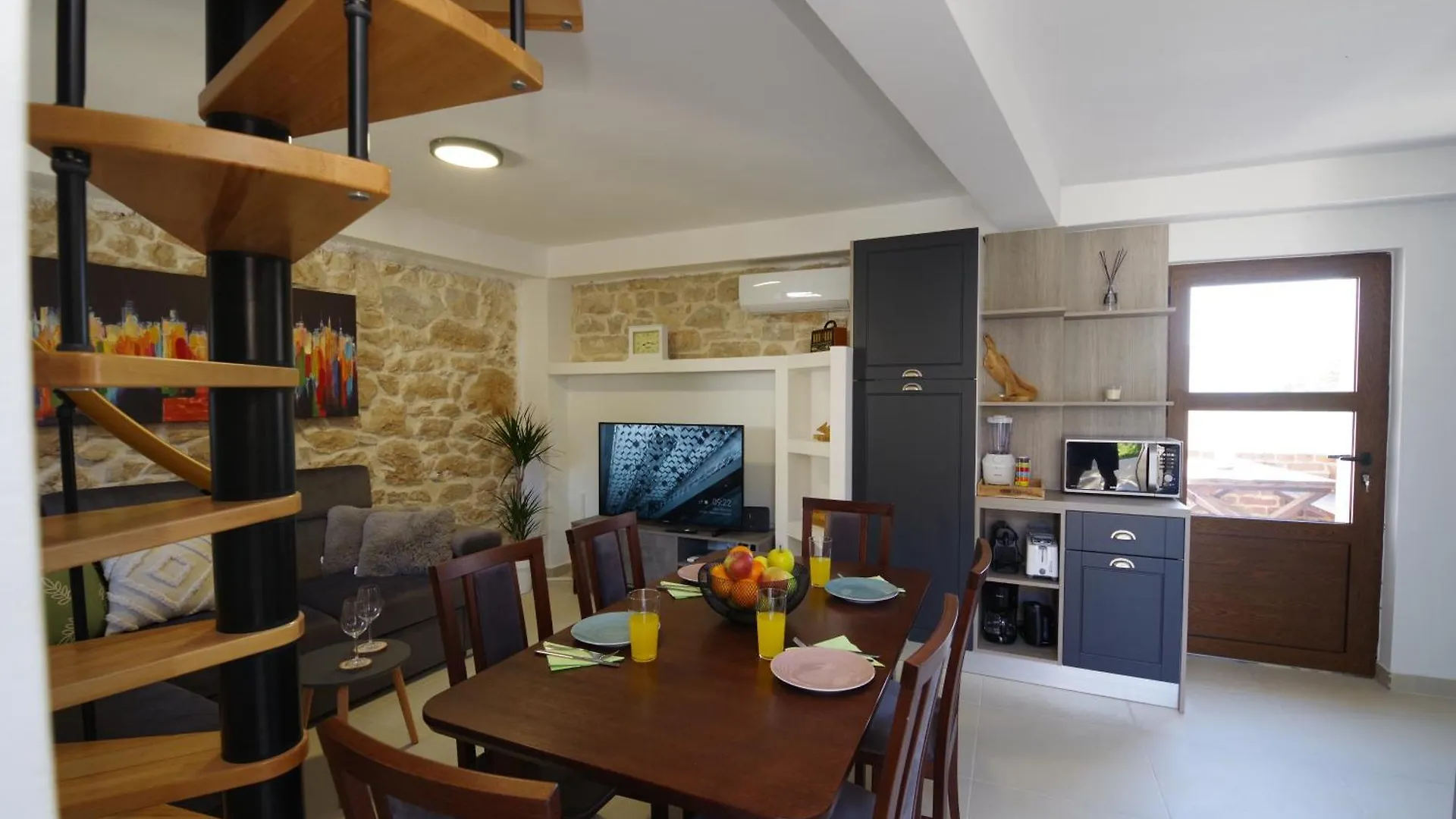 Villa Dora With Private Pool Podgradina